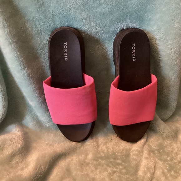 Women’s TORRID NEON PINK Chunky Flatform sandals Size 10 WW *AS IS* - Picture 5 of 9